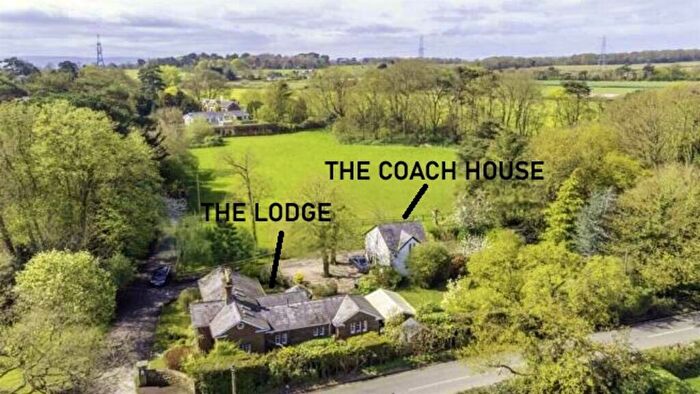 3 Bedroom Detached House For Sale In Birkenhead Road, Willaston, CH64