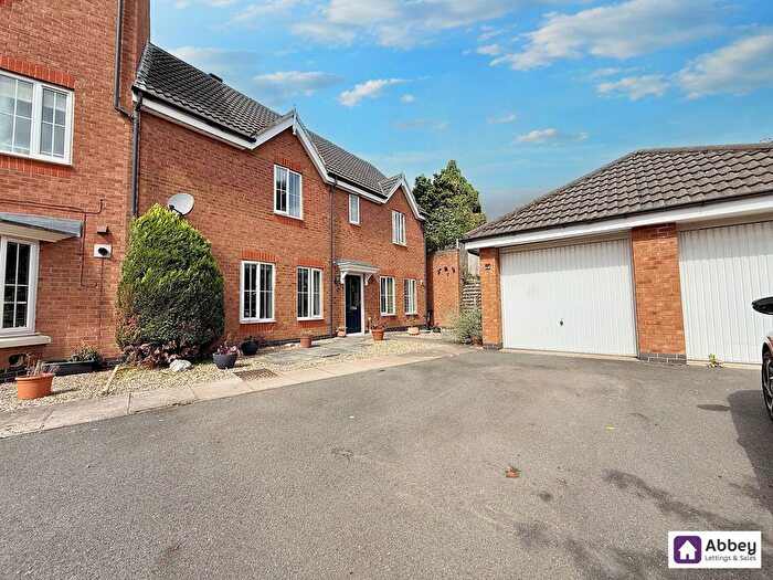 4 Bedroom End Terrace House For Sale In Oakwood Road, Leicester, LE4