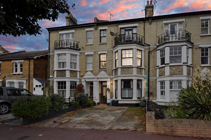 2 Bedroom Apartment For Sale In Alexandra Road, Clifftown Conservation Area, Southend On Sea, Essex, SS1