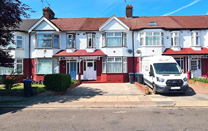 3 Bedroom Terraced House For Sale In Kenmare Gardens, Palmers Green, N13