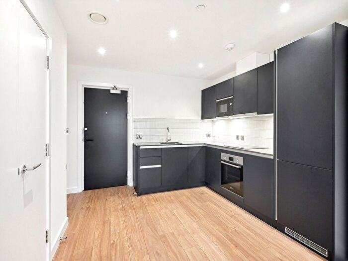 2 Bedroom Flat To Rent In Uncle Acton, Victoria Road, W3