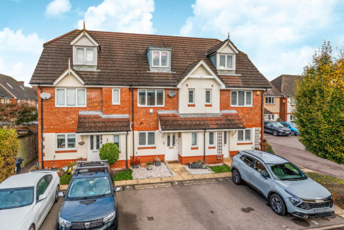 4 Bedroom Terraced House For Sale In Campbell Close, Byfleet, KT14