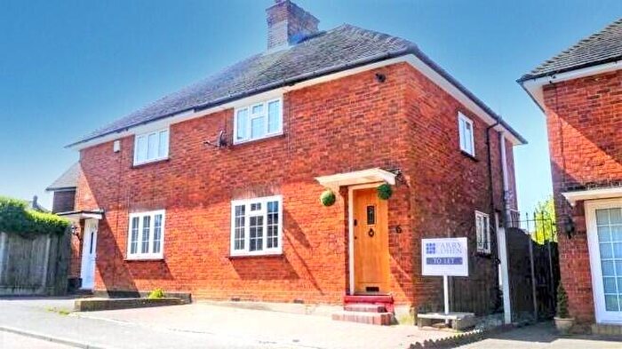 2 Bedroom Semi-Detached House To Rent In Gordon Road, Shenfield, CM15