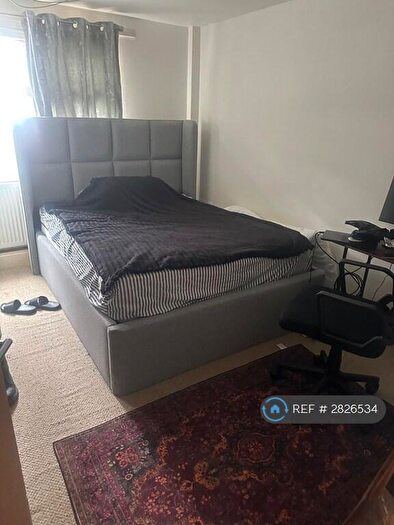 2 Bedroom Flat To Rent In Bowen Drive, London, SE21