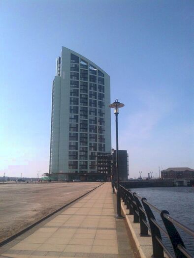 2 Bedroom Apartment To Rent In Princes Dock City Centre, L3