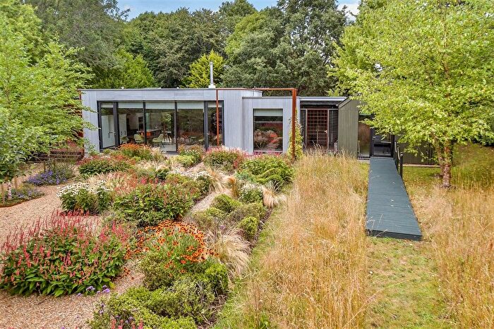 2 Bedroom Detached Bungalow For Sale In The Causeway, Freshwater, Isle Of Wight, PO40