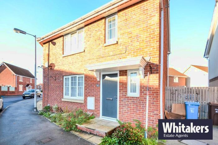 2 Bedroom End Of Terrace House To Rent In Pasture View, Kingswood, Hull, HU7