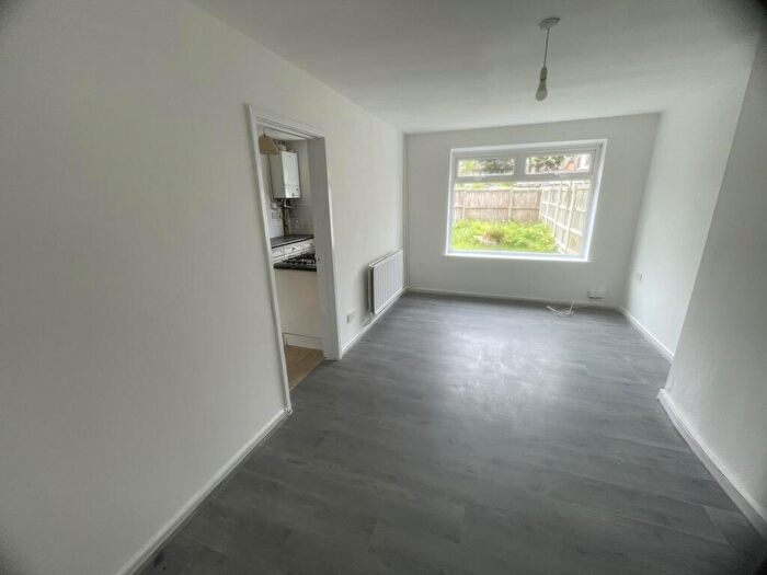 2 Bedroom Detached House To Rent In Harleston Walk, L33