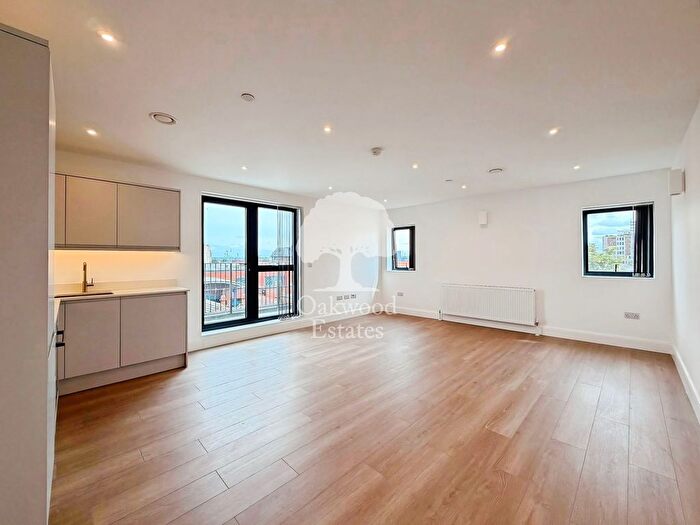 1 Bedroom Flat To Rent In High Street, Slough, SL1