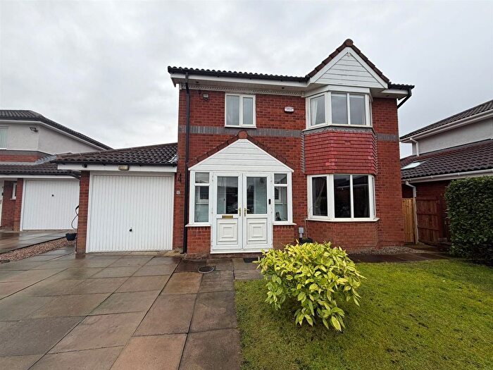 3 Bedroom Detached House For Sale In Dale Brook Avenue, Dukinfield, SK16