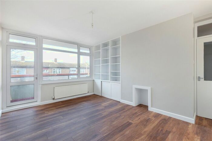 2 Bedroom Flat To Rent In Percy House, Pringle Gardens, London, SW16