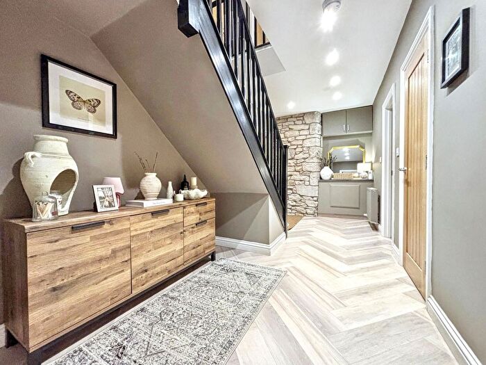 3 Bedroom Maisonette For Sale In Anderson Court, Burnopfield, Newcastle Upon Tyne, NE16