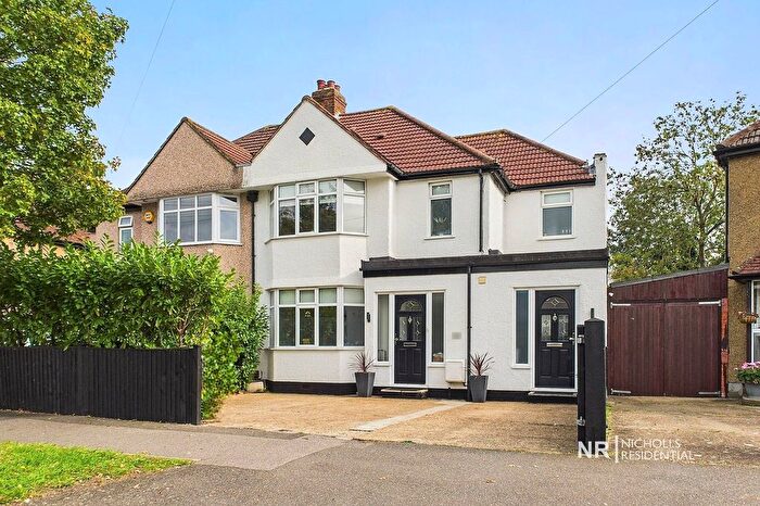 5 Bedroom Semi-detached House For Sale In Selwood Road, Chessington, Surrey., KT9