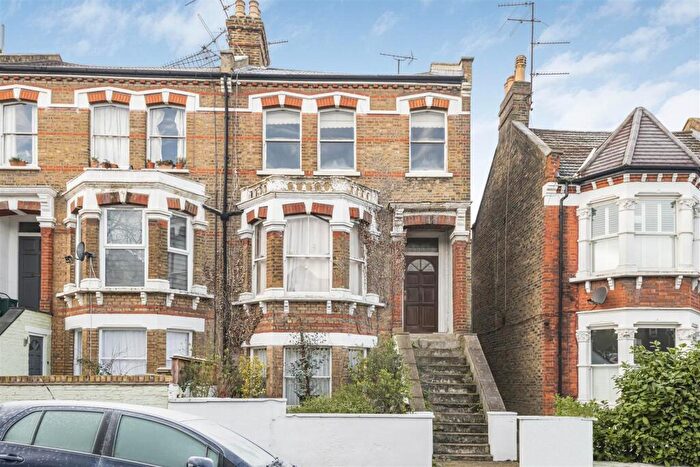 1 Bedroom Flat For Sale In Ferme Park Road, Crouch End, London, N8