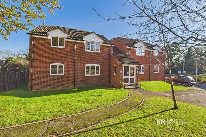 Studio For Sale In Hunting Gate Drive, Chessington, Surrey., KT9