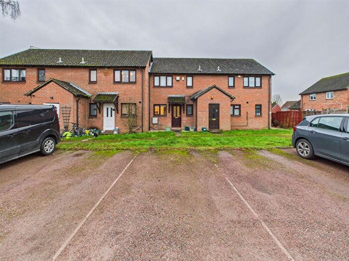 1 Bedroom Maisonette For Sale In Porlock Place, Calcot, Reading, RG31