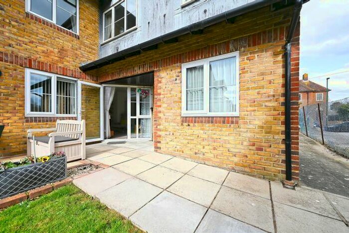 1 Bedroom Property To Rent In Oaklands Court, Nyetimber Lane, Nyetimber, PO21