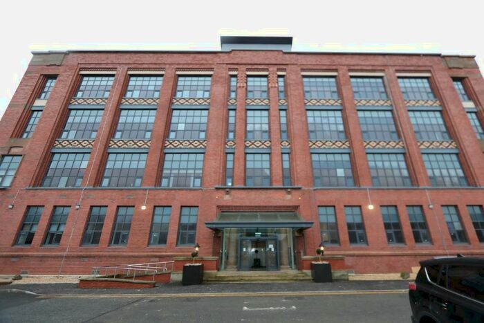 2 Bedroom Flat To Rent In Inverlair Avenue, Glasgow, G43