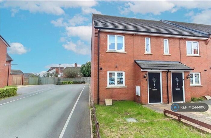 3 Bedroom Terraced House To Rent In Compton Road, Wellingborough, NN8