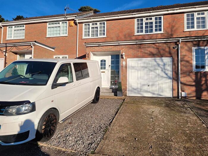 3 Bedroom House For Sale In Marian Close, Corfe Mullen, Wimborne, BH21