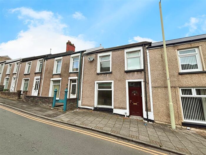 3 Bedroom Property To Rent In Llantrisant Road, Graig, Pontypridd, CF37