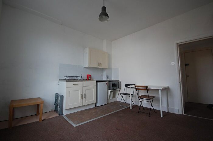 Studio To Rent In Southfield Road, Chiswick, W4