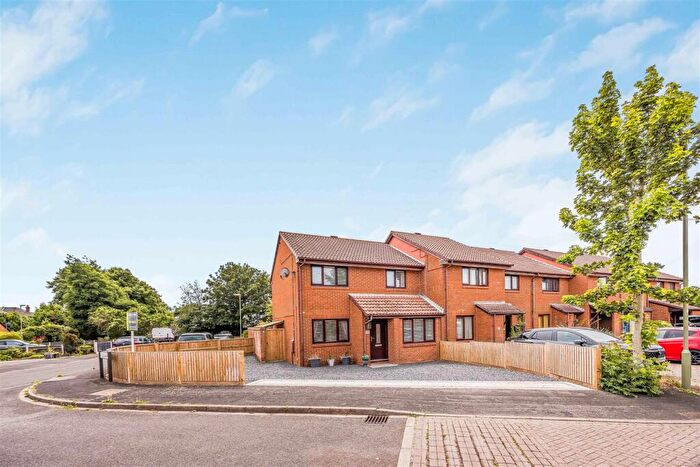 4 Bedroom End Of Terrace House To Rent In Fathoms Reach, Hayling Island, PO11