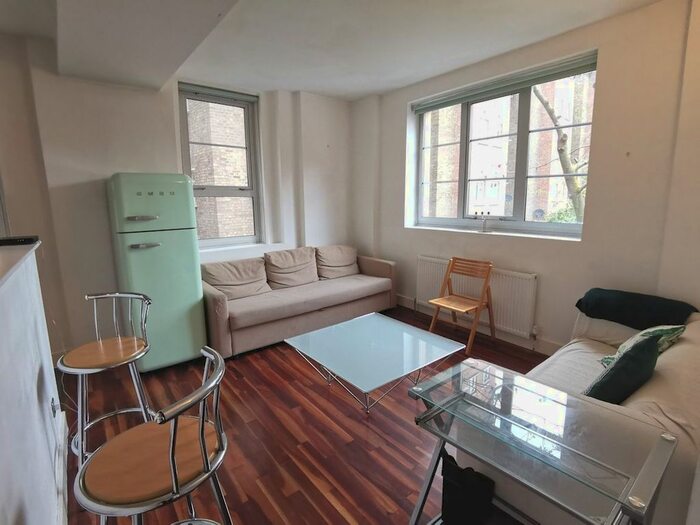 2 Bedroom Farmhouse To Rent In Sunlight Square, Bethanal Green, London, E2