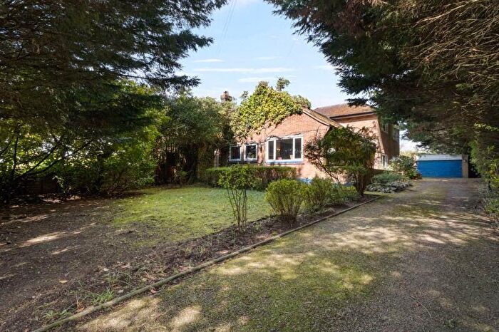 4 Bedroom Detached House For Sale In Oakridge Avenue, Radlett, Hertfordshire, WD7