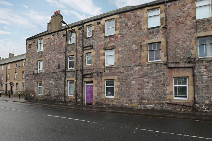 2 Bedroom Flat For Sale In Newbigging, Musselburgh, East Lothian, EH21