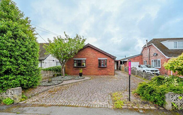 3 Bedroom Detached Bungalow For Sale In New Lane, Burscough, L40
