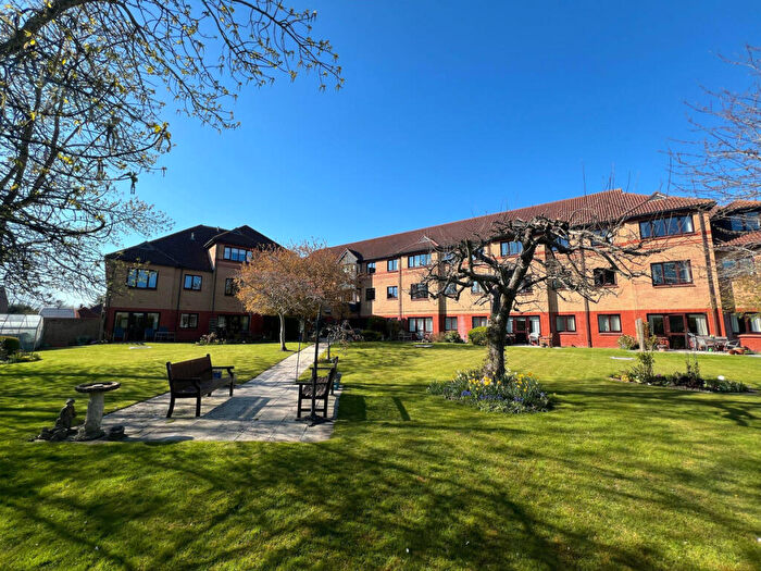 1 Bedroom Apartment For Sale In Fairacres Road, Didcot, OX11