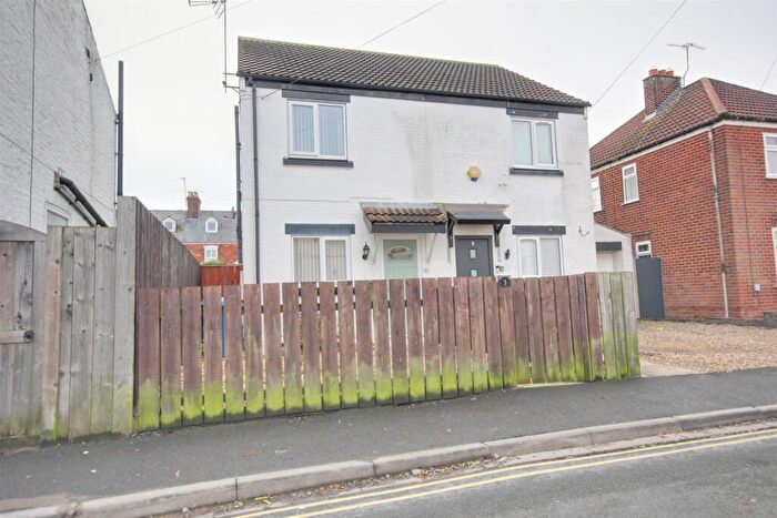 2 Bedroom Semi Detached House For Sale In Norwood Grove, Beverley, HU17