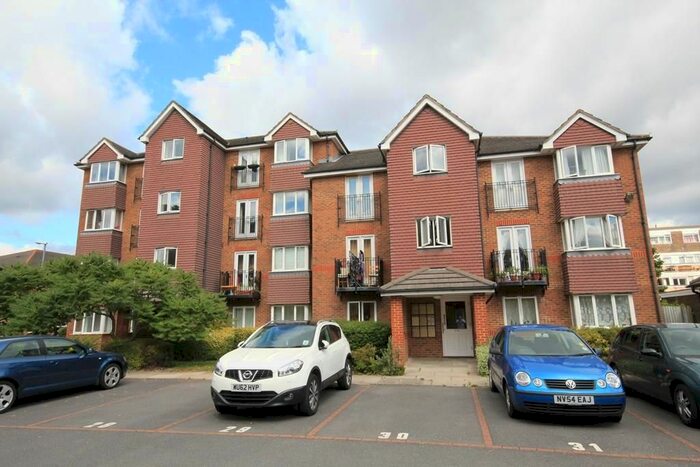 2 Bedroom Flat To Rent In Jemmett Close, Norbiton, Kingston Upon Thames, KT2