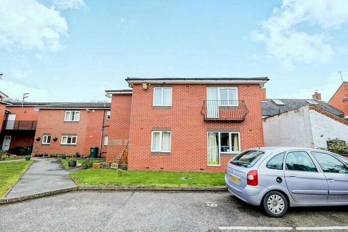 1 Bedroom Flat To Rent In Regent Court, Regent Street, DE11