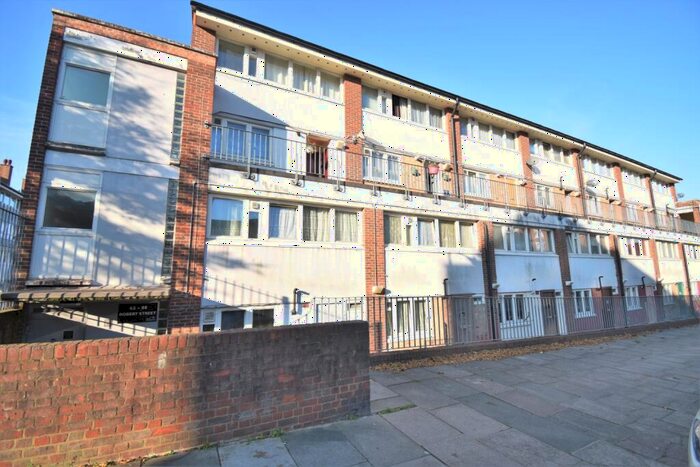 3 Bedroom Maisonette To Rent In Robert Street London, SE18