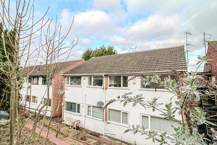 2 Bedroom Maisonette To Rent In Chesterfield Court, Gedling, Nottingham, NG4