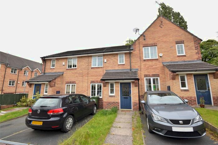 3 Bedroom Town House To Rent In Brandon Way Crescent, Leeds, West Yorkshire, LS7