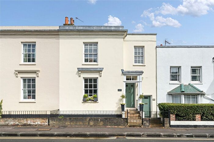 3 Bedroom Terraced House For Sale In London Street, Chertsey, Surrey, KT16