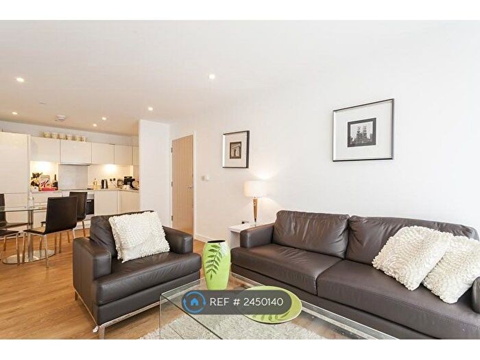 2 Bedroom Flat To Rent In Caspian Wharf, London, E3