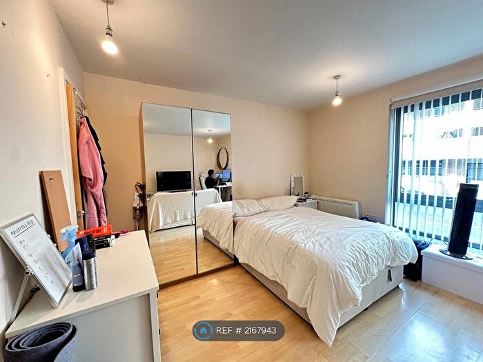 1 Bedroom Flat To Rent In Trentham Court, London, W3