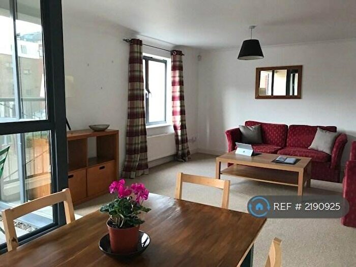 2 Bedroom Flat To Rent In Sherard Court, London, N7