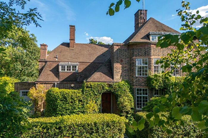 5 Bedroom Semi Detached House For Sale In Wildwood Road, Hampstead Garden Suburb, London, NW11