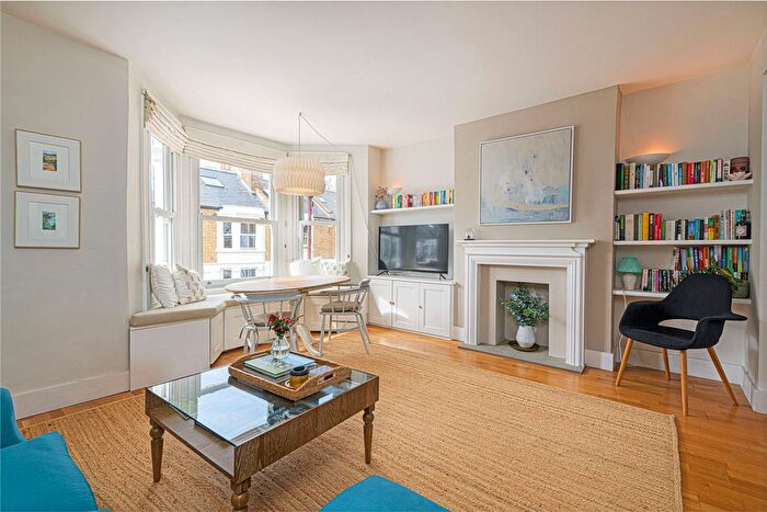 2 Bedroom Flat For Sale In Buckmaster Road, SW11