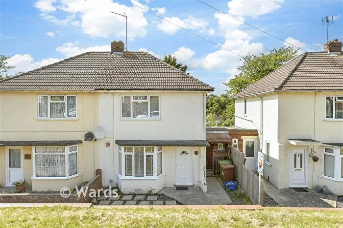 2 Bedroom Semi Detached House For Sale In Windward Road, Rochester, Kent, ME1