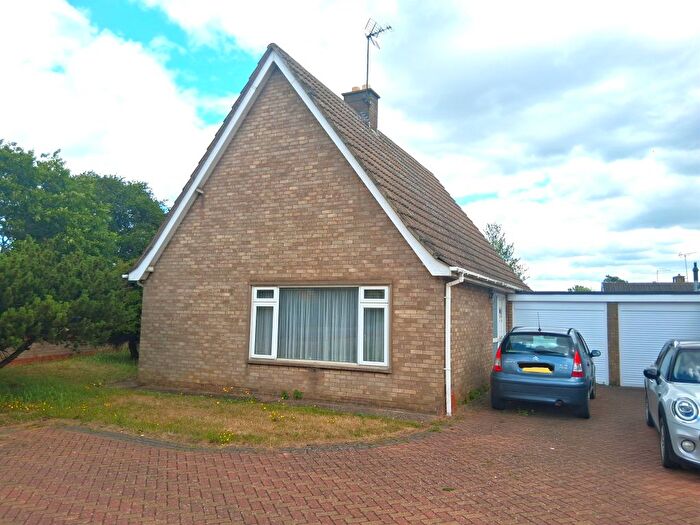2 Bedroom Bungalow For Sale In Bellmans Road, Whittlesey, Peterborough, PE7