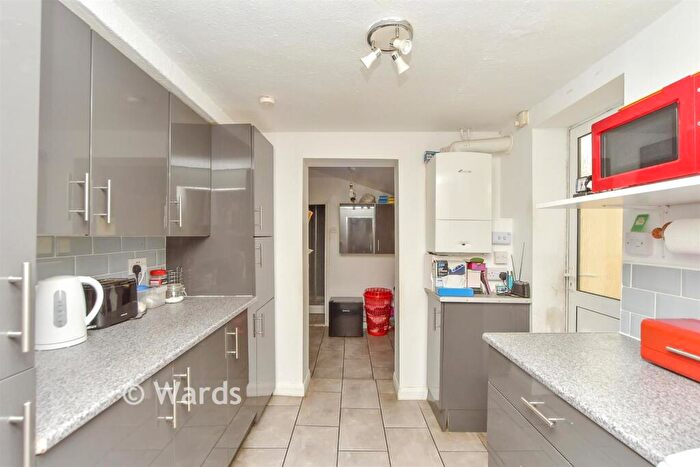 3 Bedroom Terraced House For Sale In Windmill Road, Gillingham, Kent, ME7