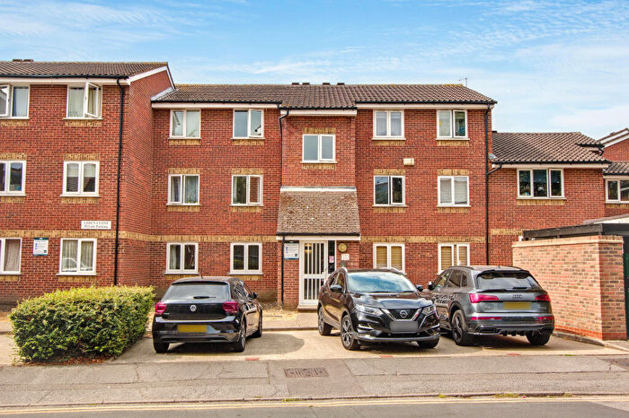 2 Bedroom Flat For Sale In Liden Close, Walthamstow, London, E17