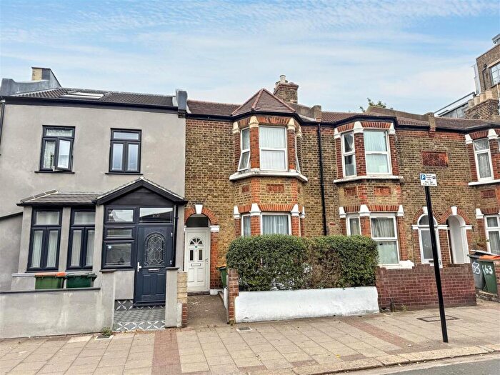 3 Bedroom Terraced House For Sale In Greengate Street, London, E13