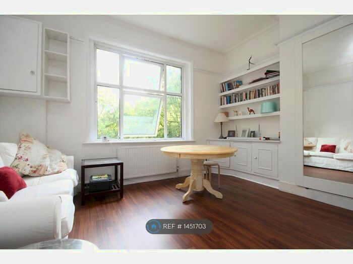 1 Bedroom Flat To Rent In Inwood Road, London, TW3